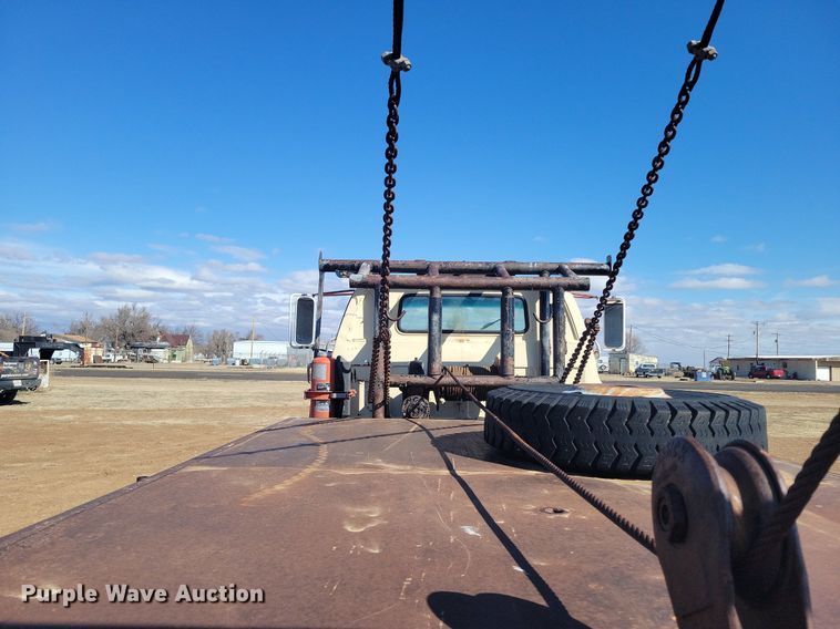 image for item LG9516 1980 Chevrolet  winch truck