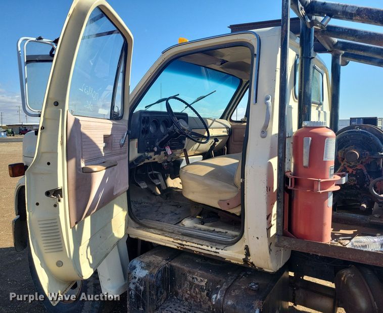 image for item LG9516 1980 Chevrolet  winch truck