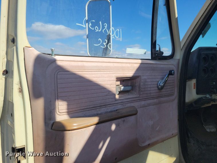 image for item LG9516 1980 Chevrolet  winch truck