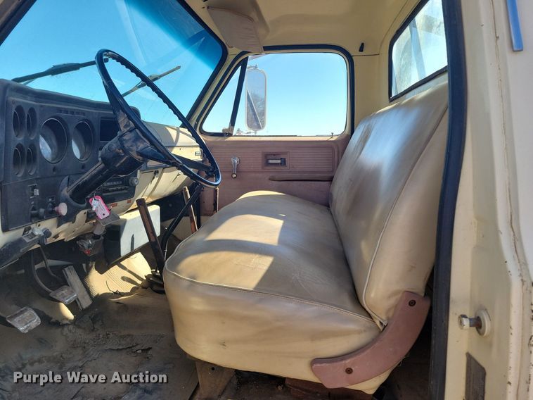 image for item LG9516 1980 Chevrolet  winch truck