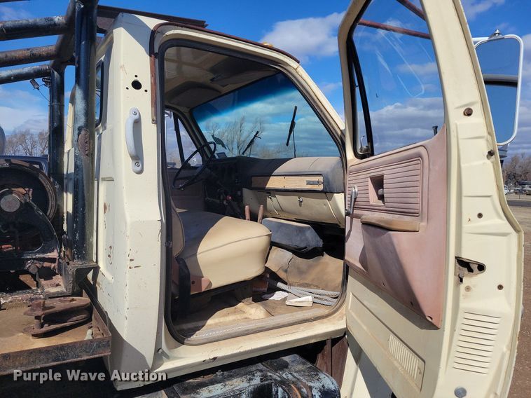 image for item LG9516 1980 Chevrolet  winch truck