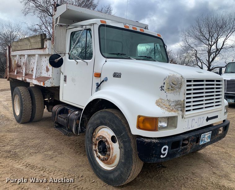 image for item LI9083 1999 International 4700  dump truck