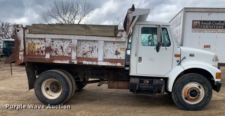 image for item LI9083 1999 International 4700  dump truck