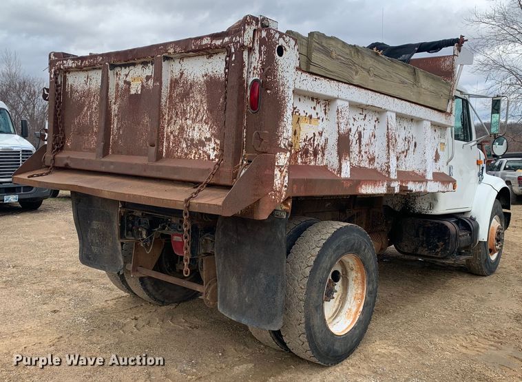 image for item LI9083 1999 International 4700  dump truck