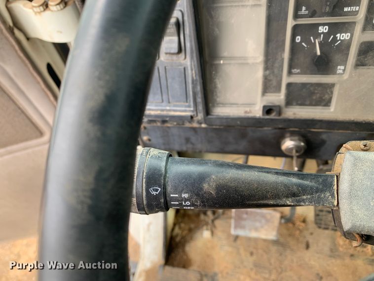 image for item LI9083 1999 International 4700  dump truck