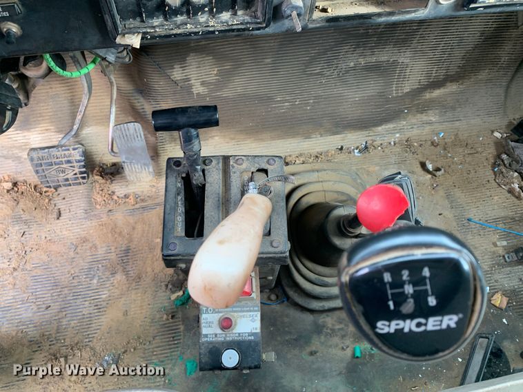 image for item LI9083 1999 International 4700  dump truck