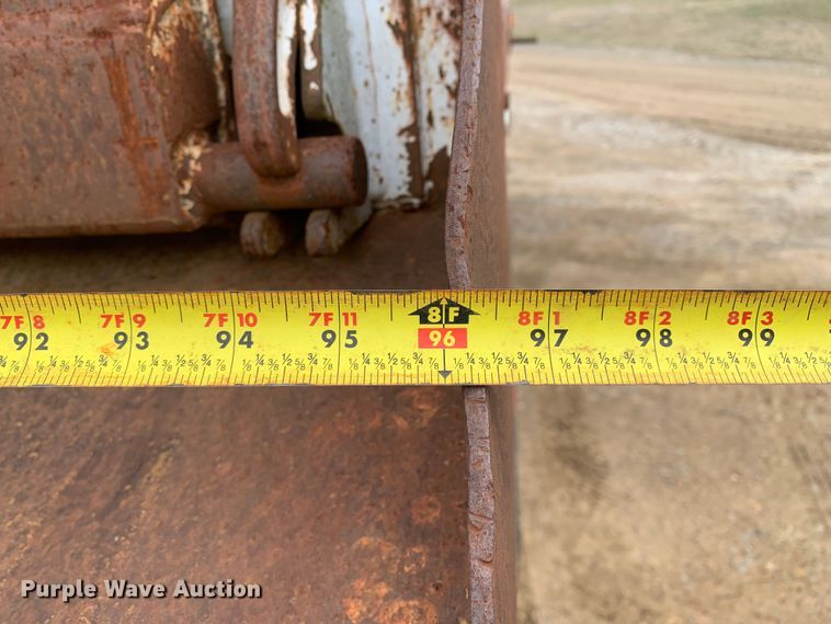 image for item LI9083 1999 International 4700  dump truck