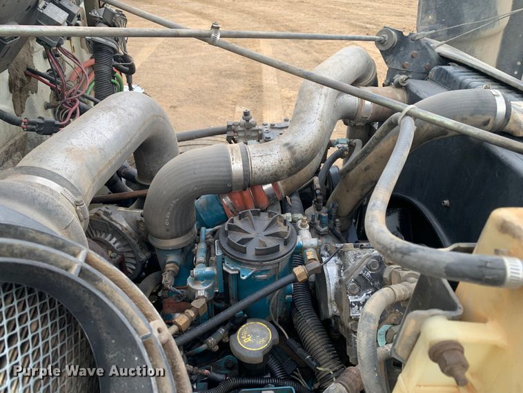 image for item LI9083 1999 International 4700  dump truck