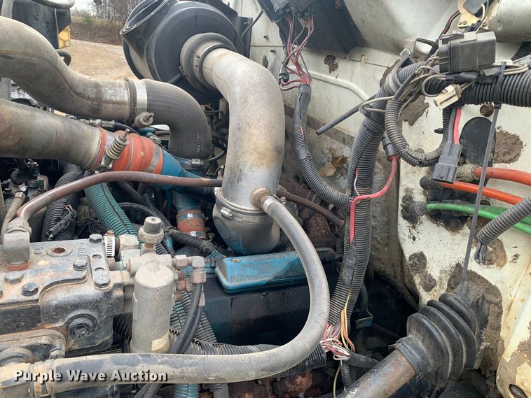 image for item LI9083 1999 International 4700  dump truck