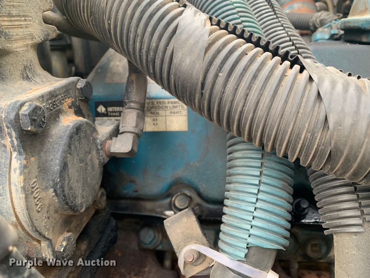 image for item LI9083 1999 International 4700  dump truck