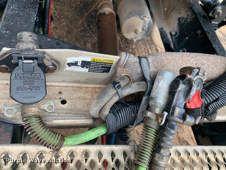 image for item LI9088 2016 Peterbilt 579  semi truck