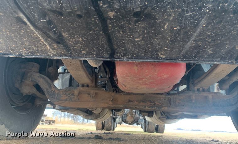 image for item LI9088 2016 Peterbilt 579  semi truck