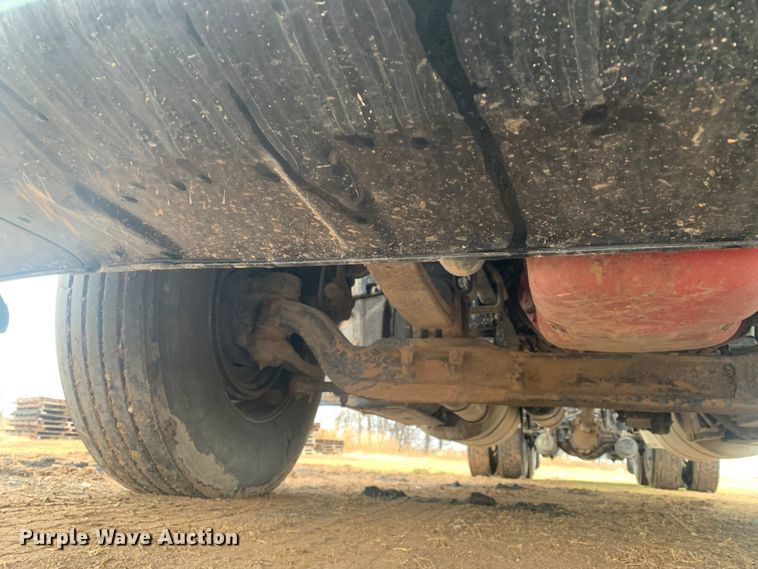 image for item LI9088 2016 Peterbilt 579  semi truck