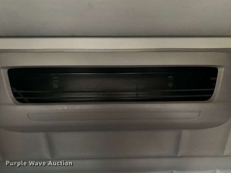 image for item LI9088 2016 Peterbilt 579  semi truck