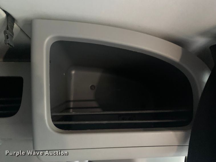 image for item LI9088 2016 Peterbilt 579  semi truck