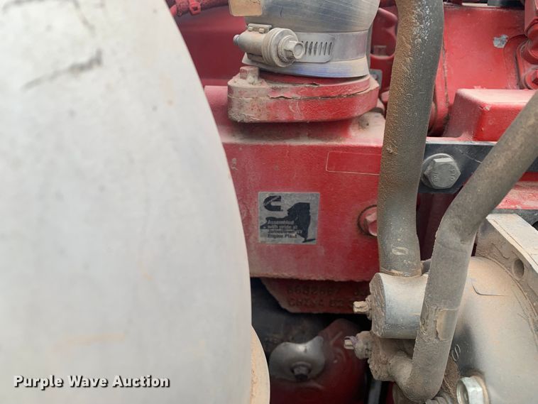 image for item LI9088 2016 Peterbilt 579  semi truck