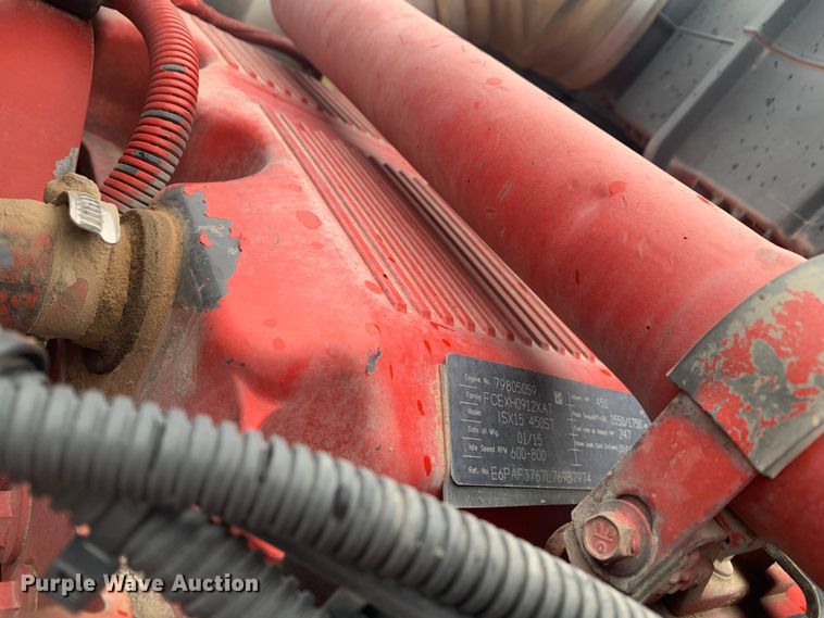 image for item LI9088 2016 Peterbilt 579  semi truck