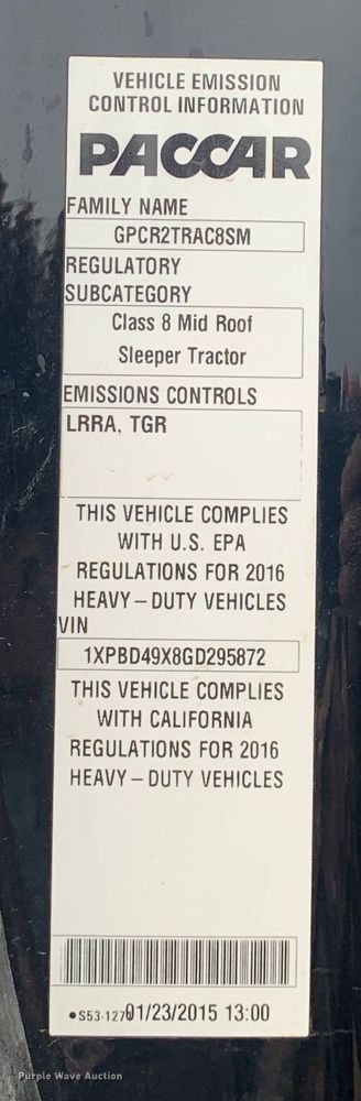 image for item LI9088 2016 Peterbilt 579  semi truck