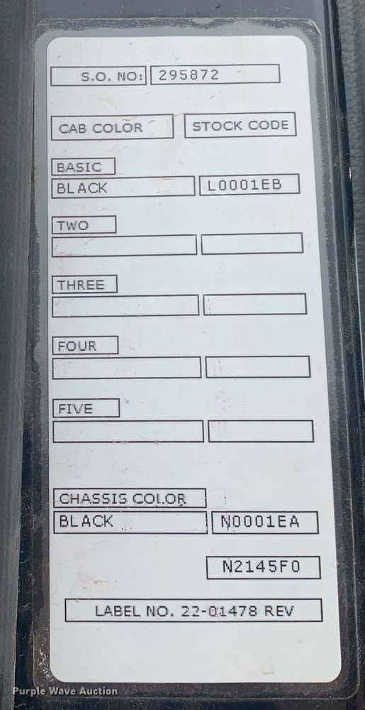 image for item LI9088 2016 Peterbilt 579  semi truck