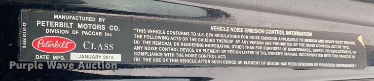 image for item LI9088 2016 Peterbilt 579  semi truck