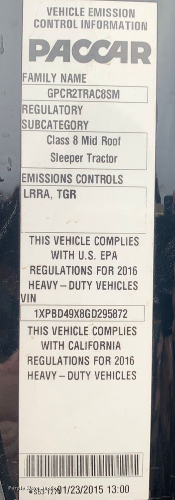 image for item LI9088 2016 Peterbilt 579  semi truck