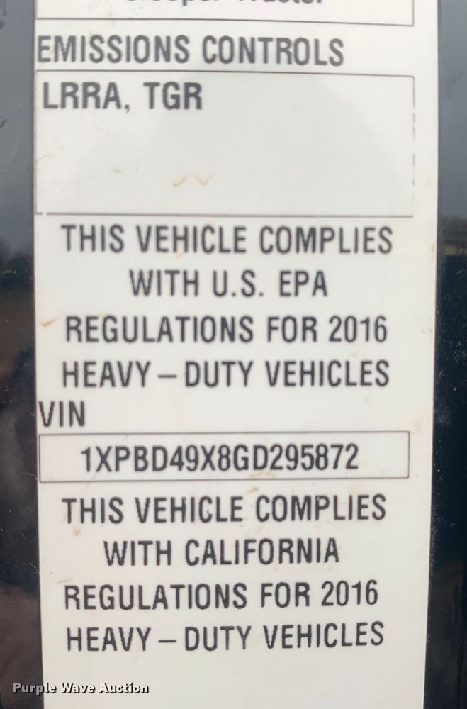 image for item LI9088 2016 Peterbilt 579  semi truck