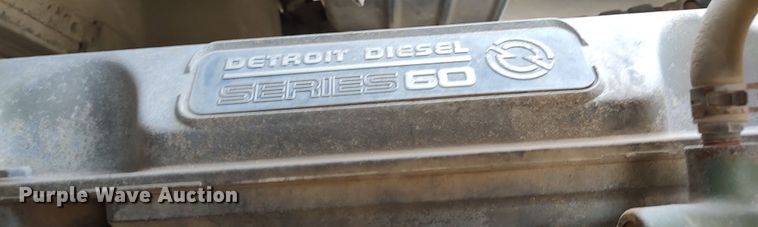 image for item LK9500 2000 International 9200i  semi truck