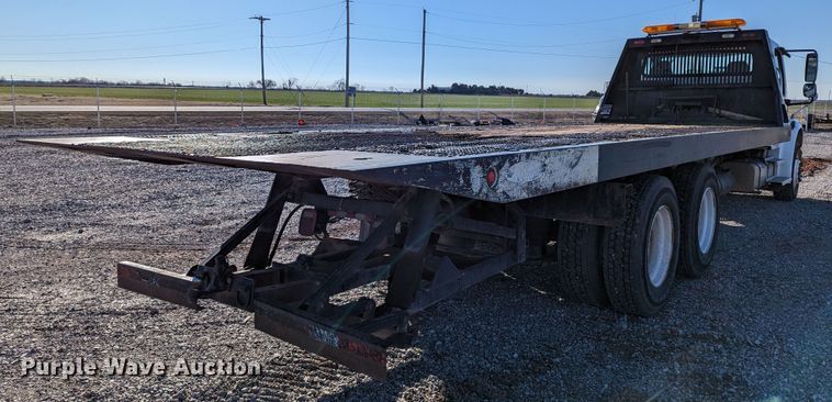 image for item LP9206 2005 Freightliner Business Class M2  rollback truck