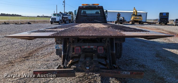 image for item LP9206 2005 Freightliner Business Class M2  rollback truck