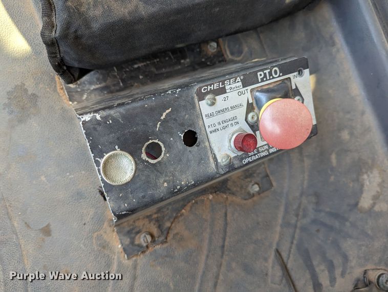 image for item LP9206 2005 Freightliner Business Class M2  rollback truck