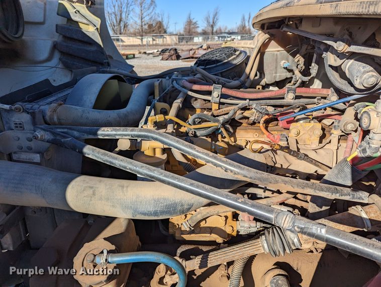 image for item LP9206 2005 Freightliner Business Class M2  rollback truck