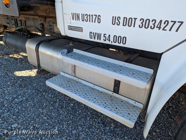 image for item LP9206 2005 Freightliner Business Class M2  rollback truck