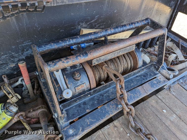 image for item LP9206 2005 Freightliner Business Class M2  rollback truck