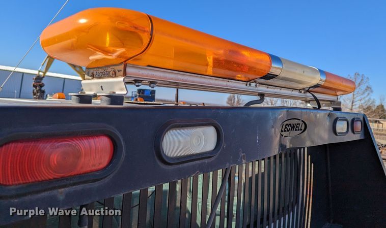 image for item LP9206 2005 Freightliner Business Class M2  rollback truck