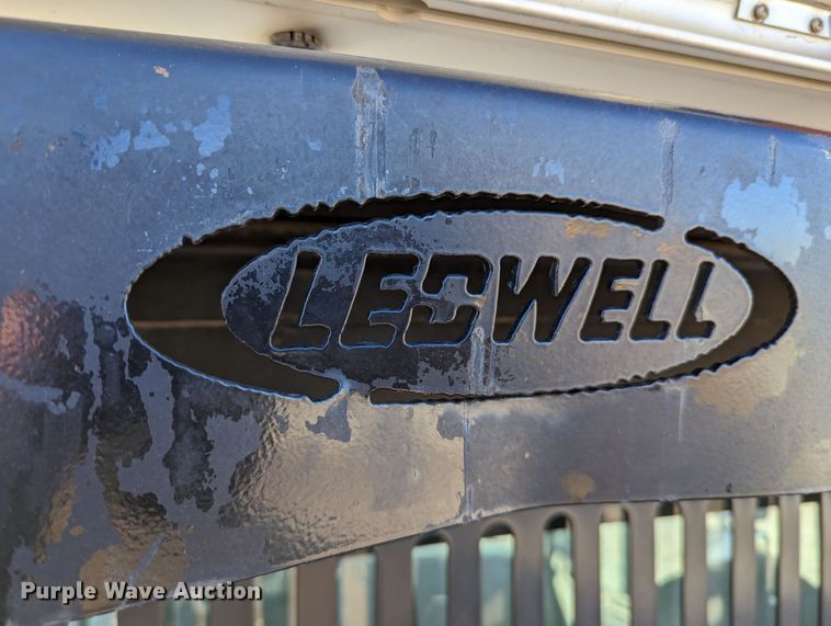 image for item LP9206 2005 Freightliner Business Class M2  rollback truck