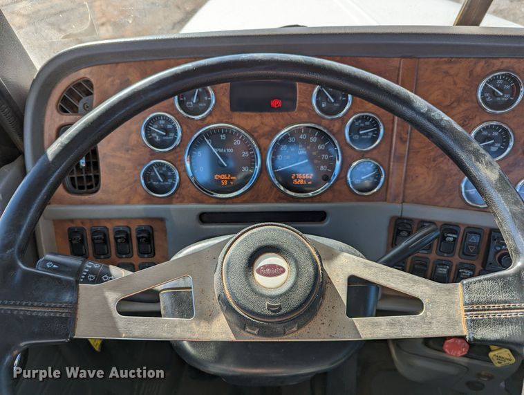 image for item LP9211 2007 Peterbilt 378  winch truck