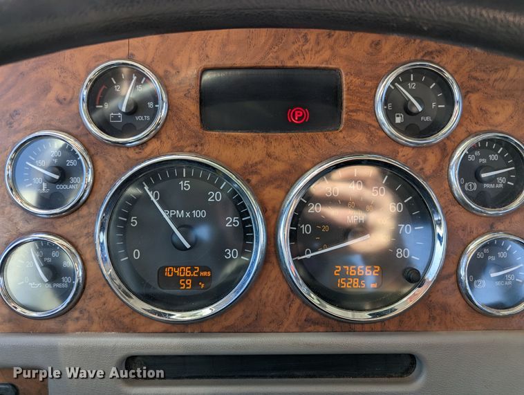 image for item LP9211 2007 Peterbilt 378  winch truck