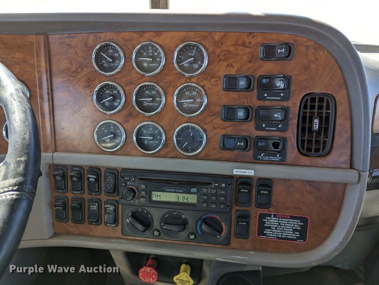 image for item LP9211 2007 Peterbilt 378  winch truck