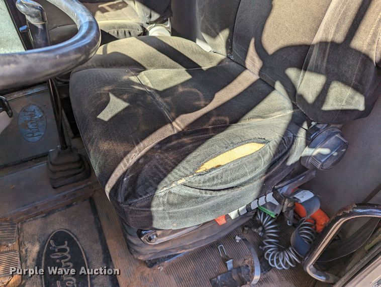 image for item LP9211 2007 Peterbilt 378  winch truck