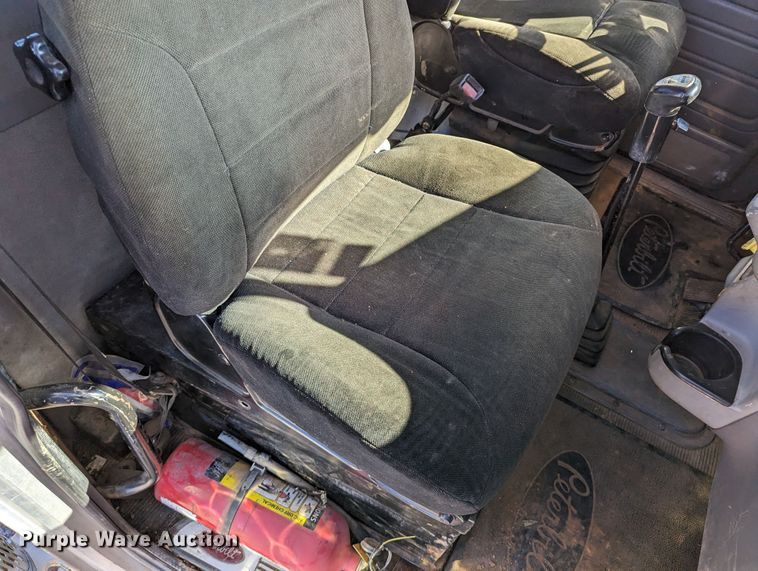 image for item LP9211 2007 Peterbilt 378  winch truck