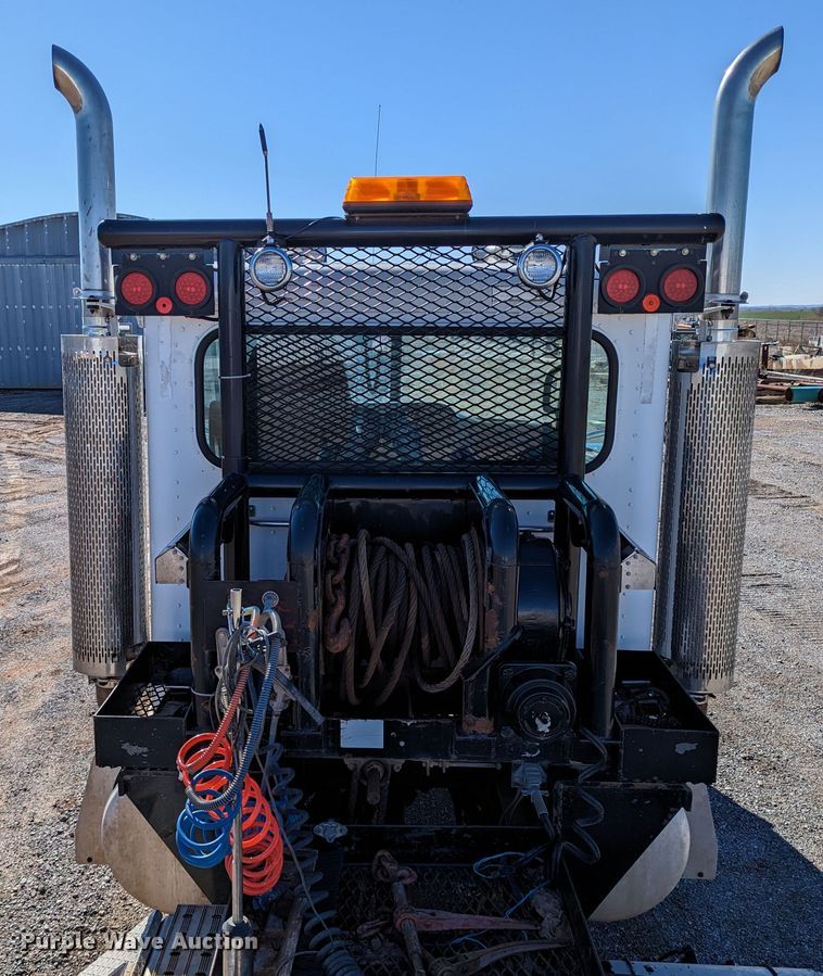 image for item LP9211 2007 Peterbilt 378  winch truck