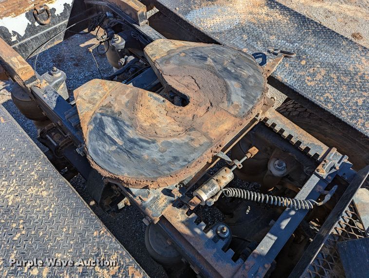 image for item LP9211 2007 Peterbilt 378  winch truck