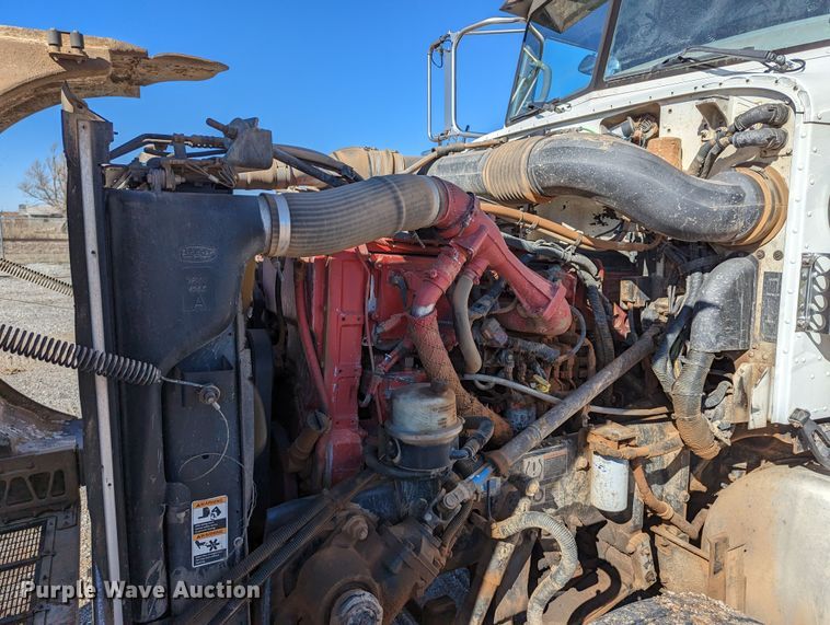 image for item LP9211 2007 Peterbilt 378  winch truck