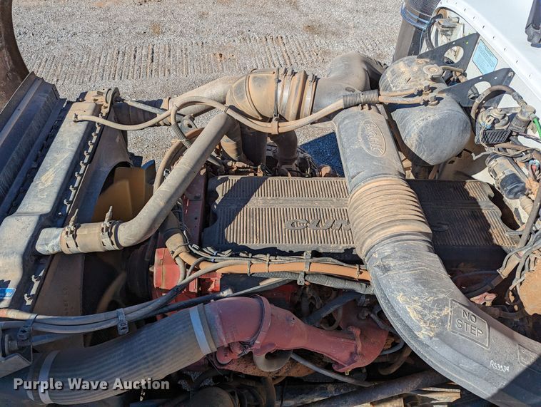 image for item LP9211 2007 Peterbilt 378  winch truck