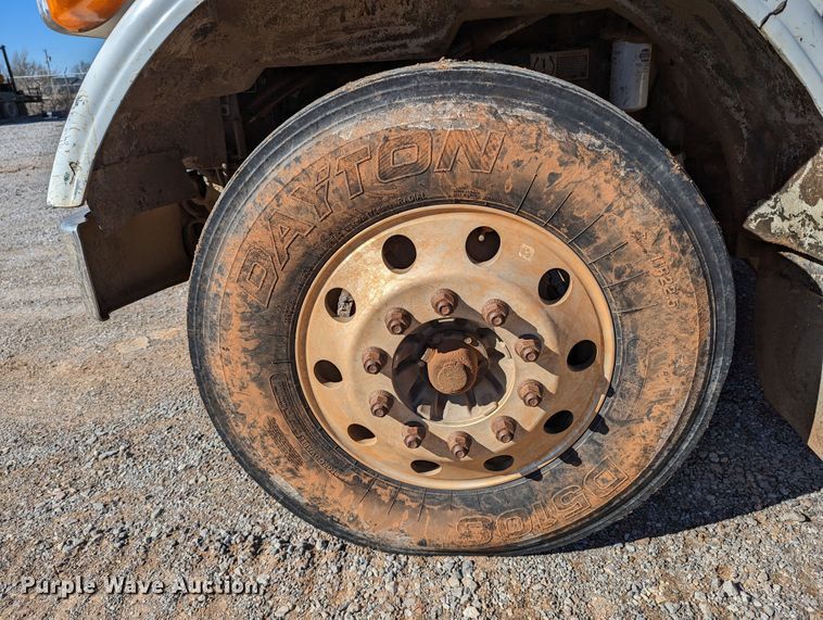 image for item LP9211 2007 Peterbilt 378  winch truck