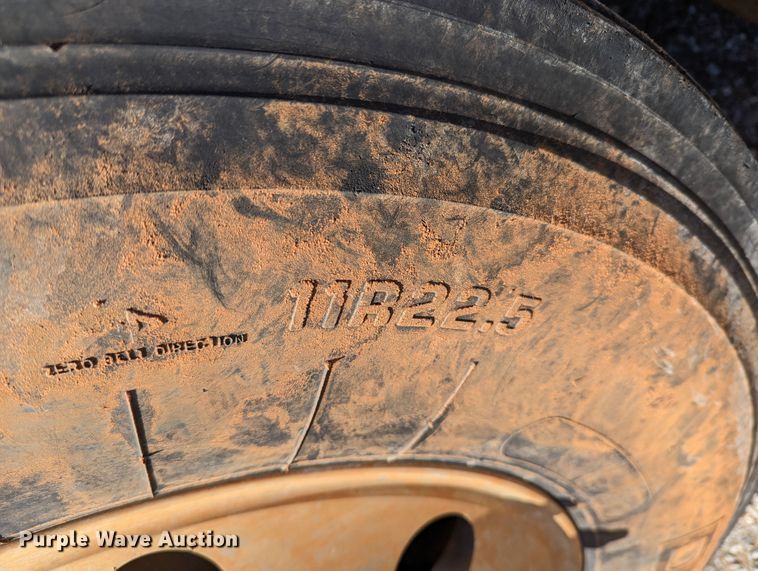 image for item LP9211 2007 Peterbilt 378  winch truck