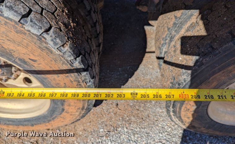 image for item LP9211 2007 Peterbilt 378  winch truck