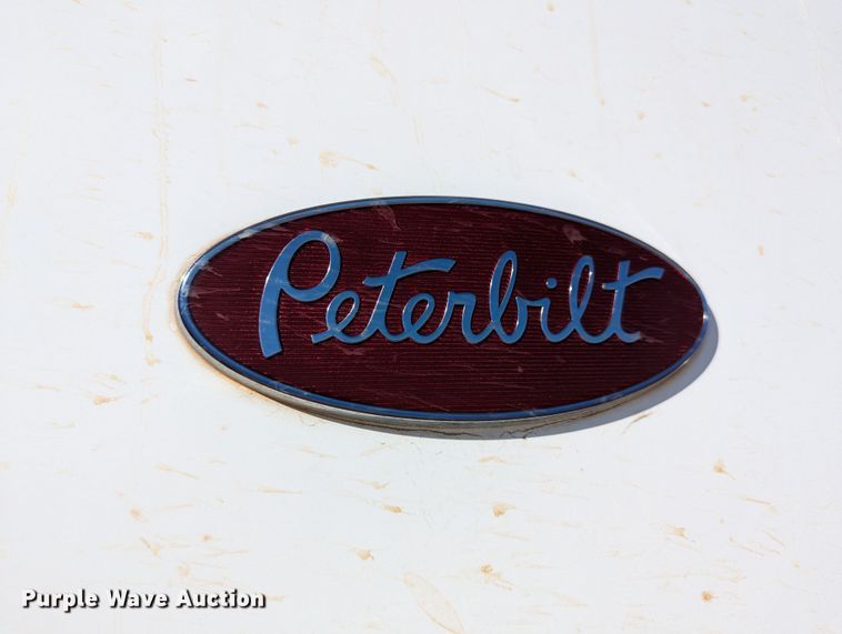 image for item LP9211 2007 Peterbilt 378  winch truck