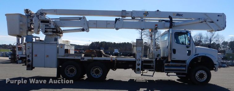 image for item LT9035 2009 Freightliner Business Class M2  bucket truck