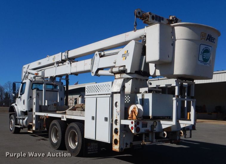 image for item LT9035 2009 Freightliner Business Class M2  bucket truck